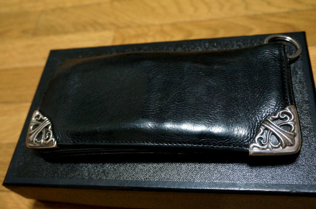 使い込んだクロムハーツの財布